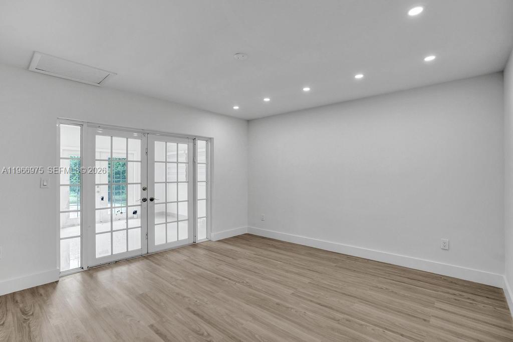 NORTH LAKE ESTATES - Residential