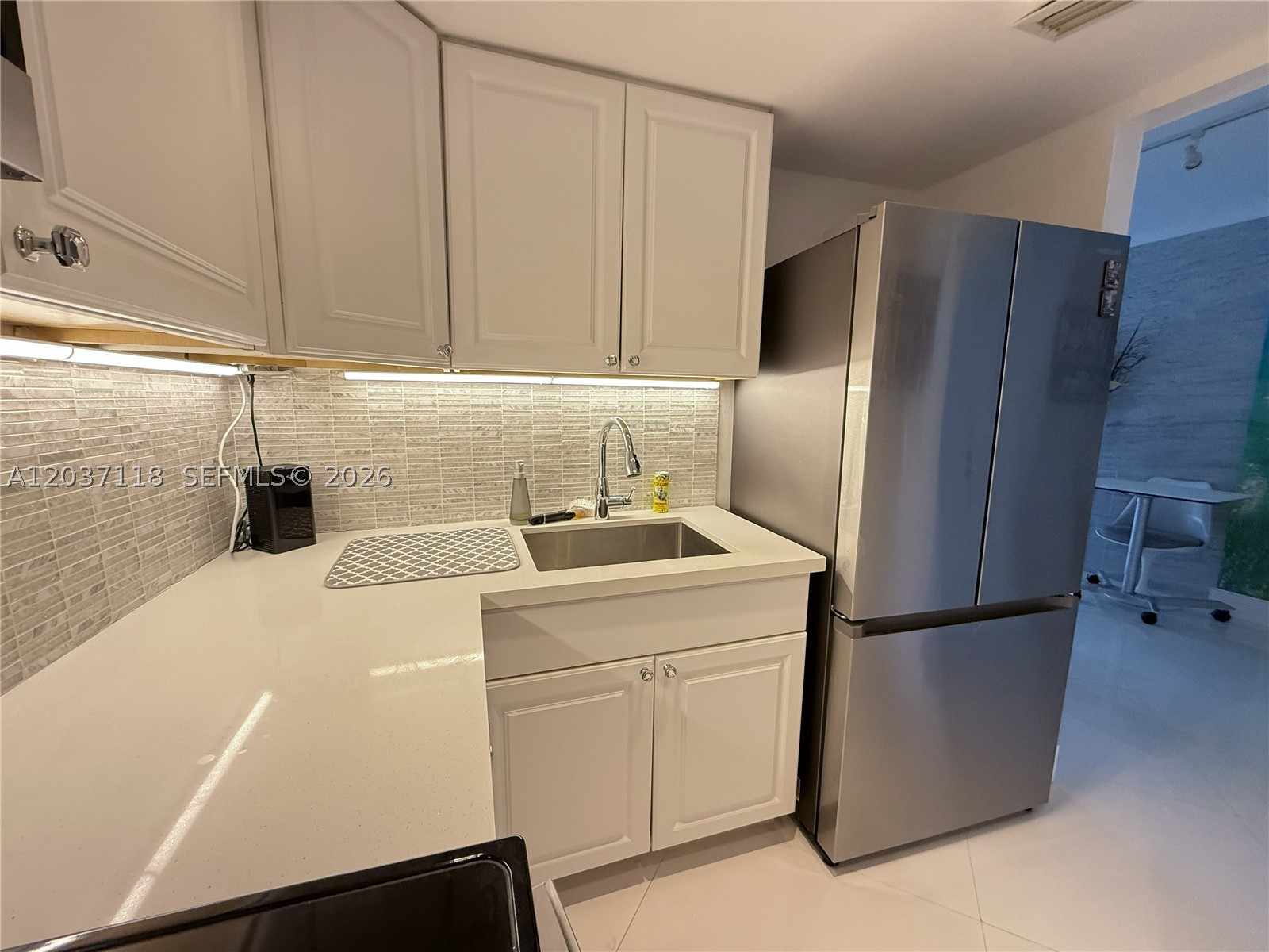 SOUTH BAY CLUB CONDO - Residential Lease