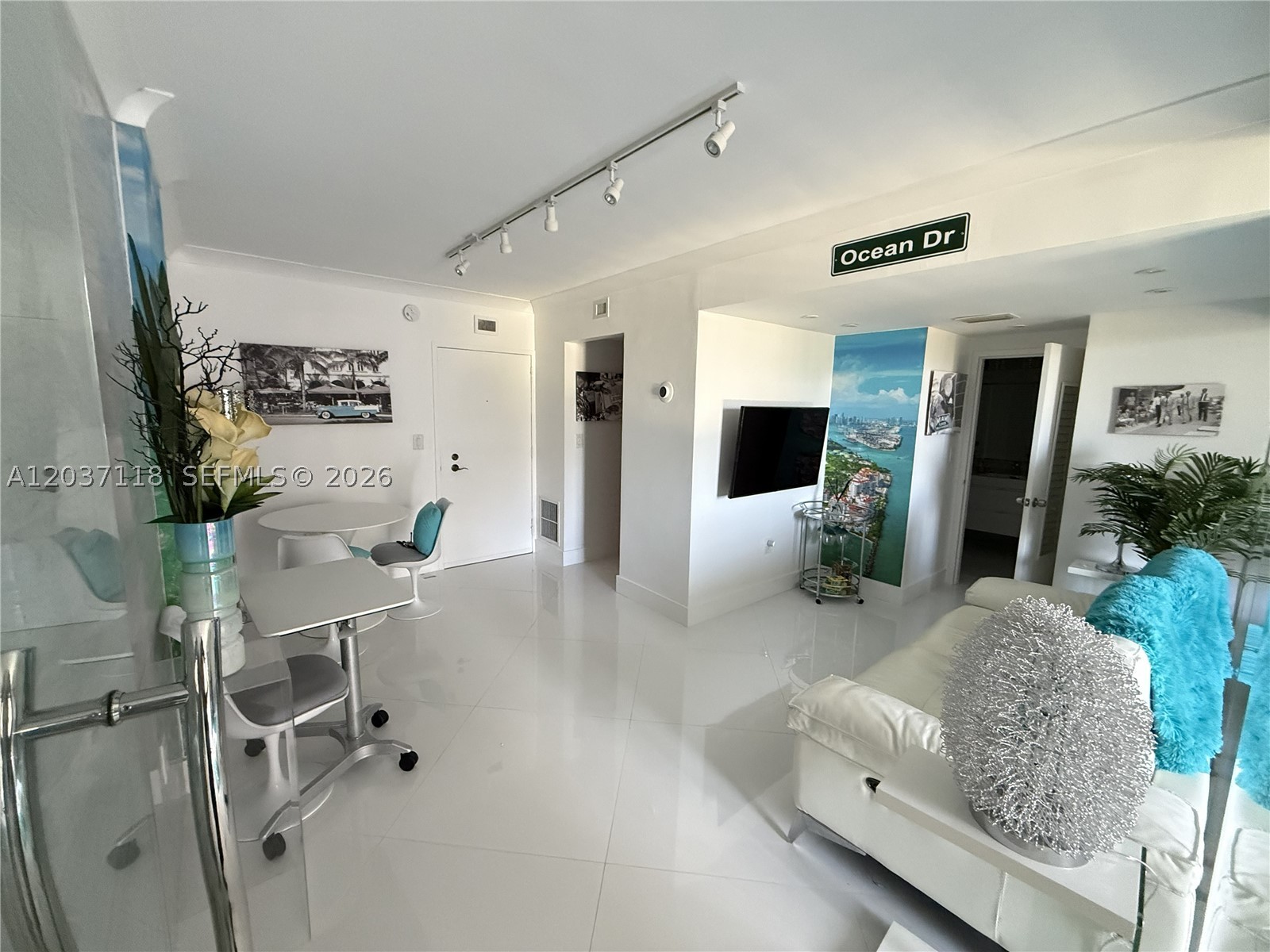 SOUTH BAY CLUB CONDO - Residential Lease