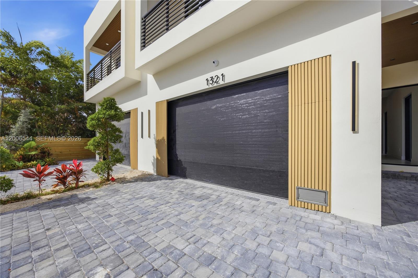 HOLIDAY HEIGHTS - Residential