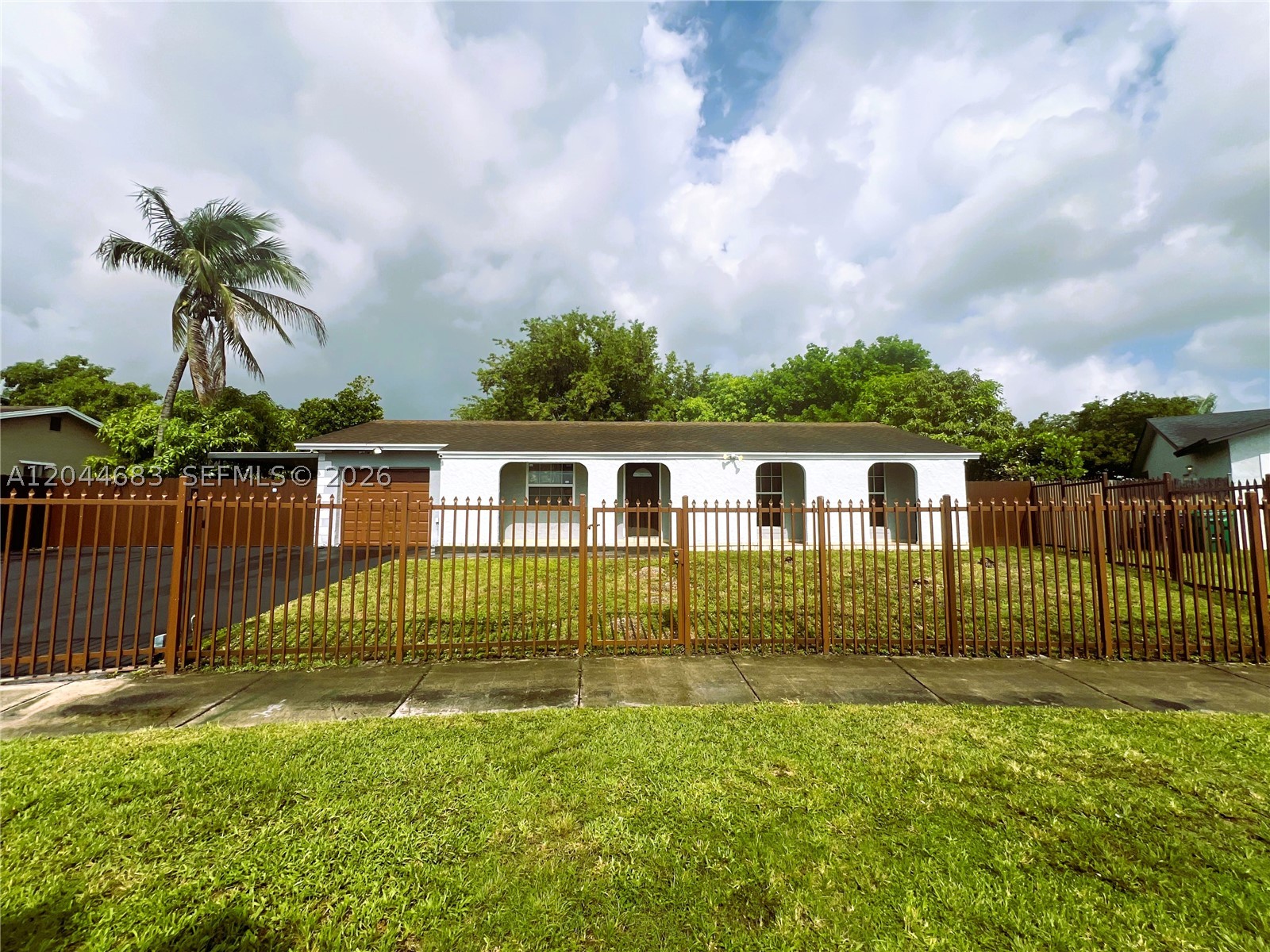 MEADOW WOOD MANOR SEC 7 - Residential