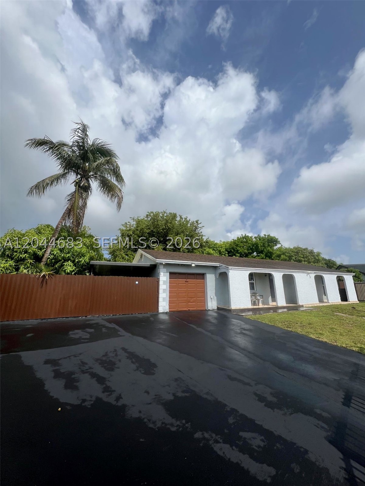 MEADOW WOOD MANOR SEC 7 - Residential