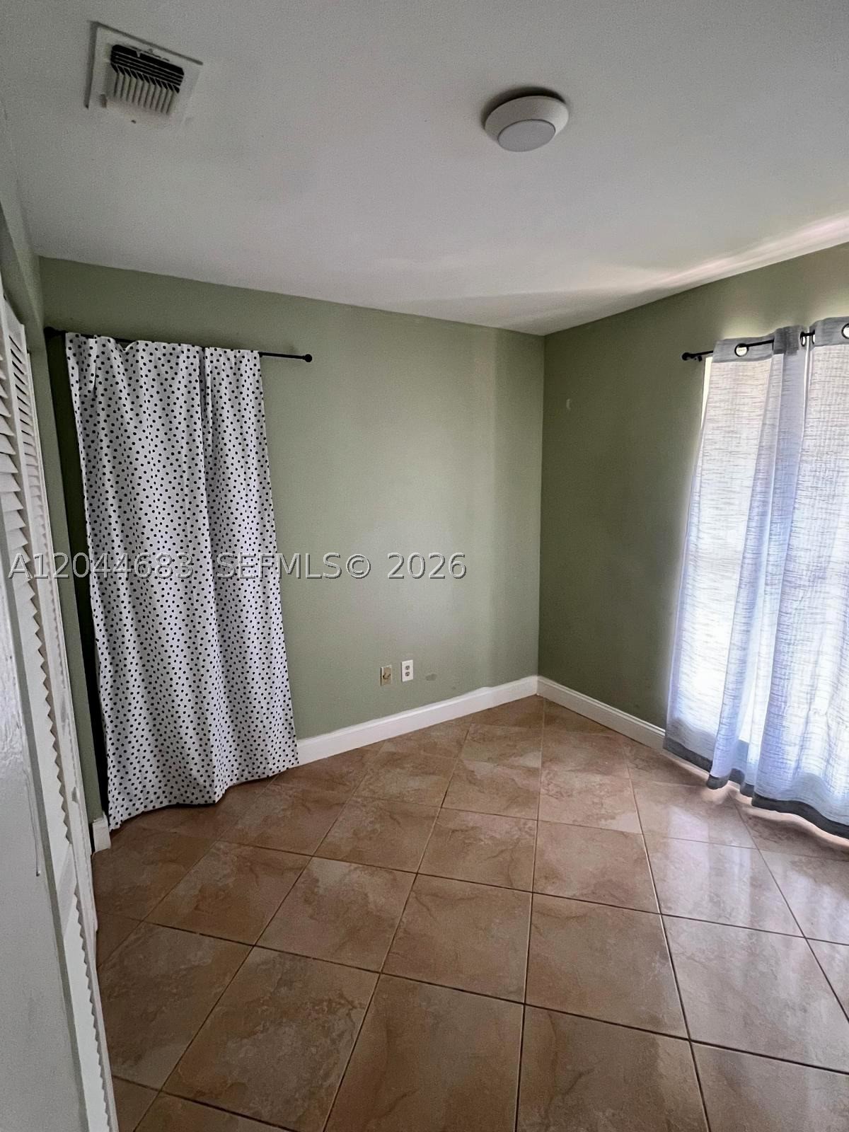 MEADOW WOOD MANOR SEC 7 - Residential