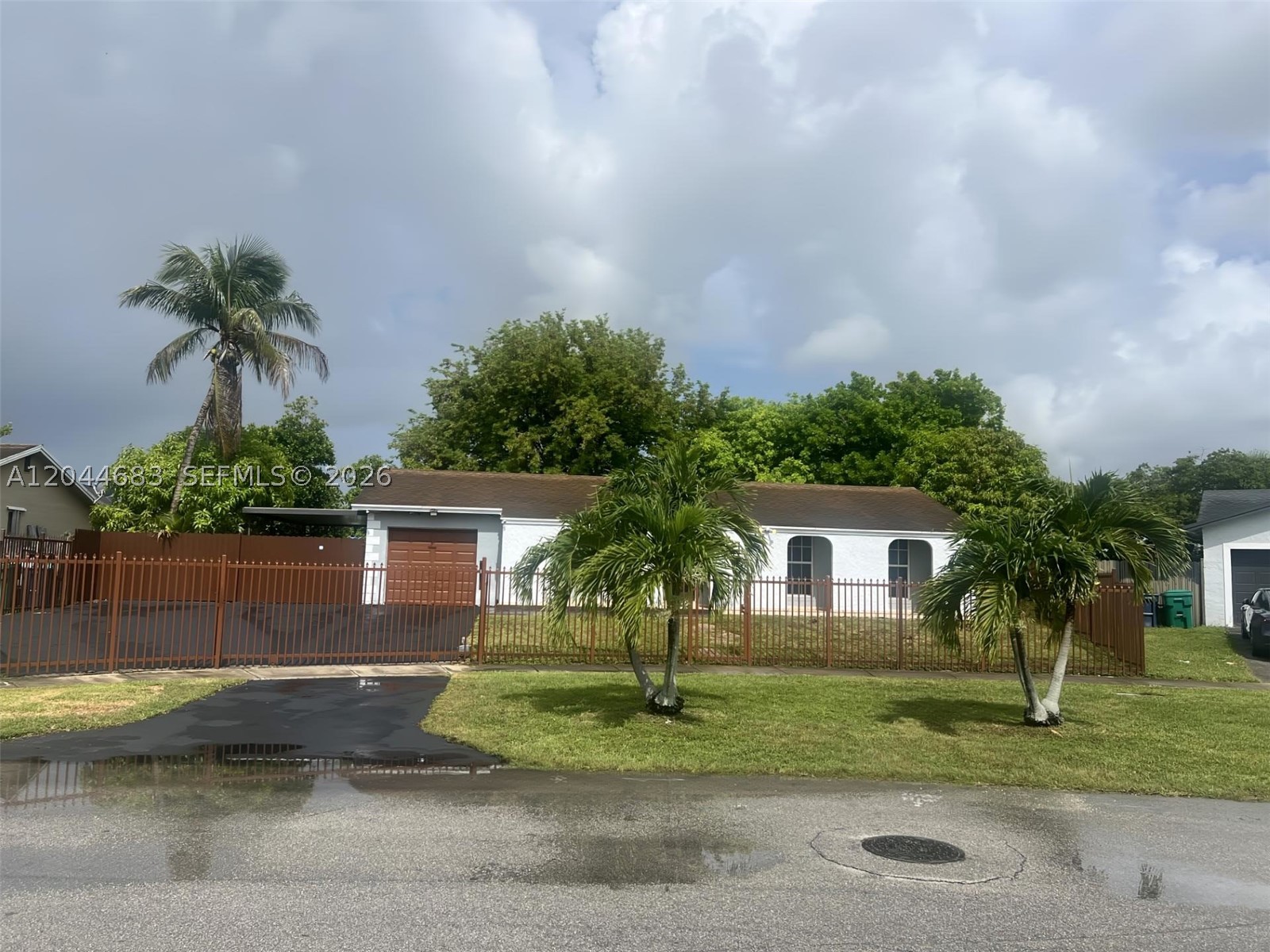 MEADOW WOOD MANOR SEC 7 - Residential