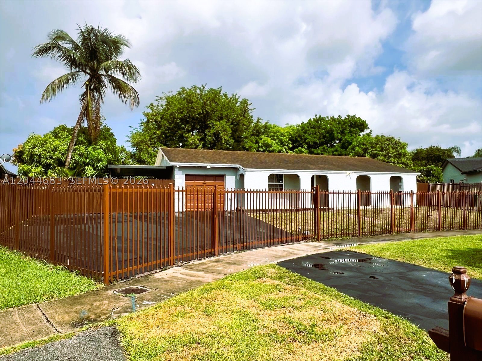 MEADOW WOOD MANOR SEC 7 - Residential
