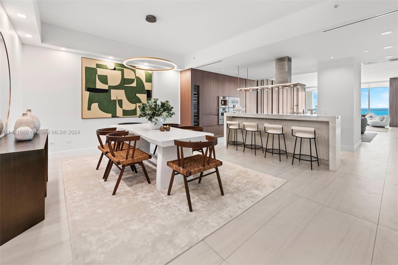 TURNBERRY OCEAN CLUB - Residential
