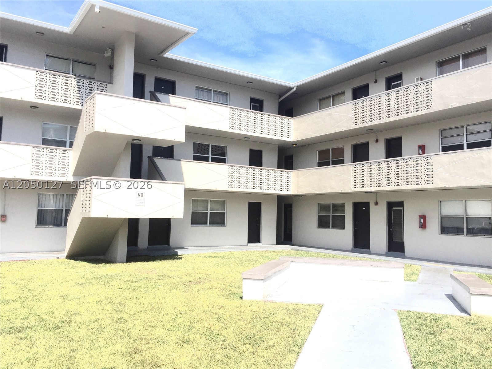 HIGHLAND PARK - Residential Lease