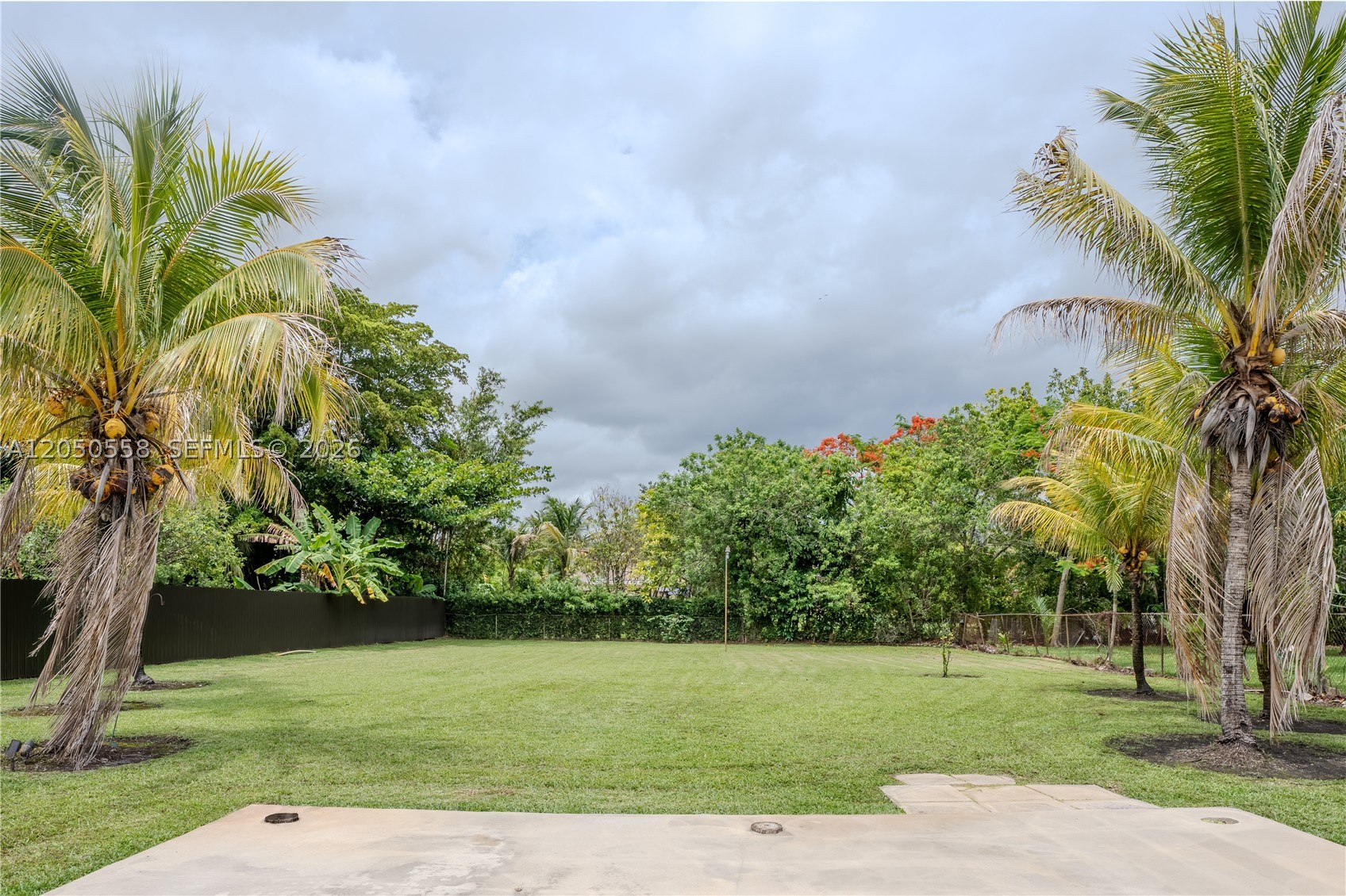 INTERNATIONAL GARDENS SEC - Residential