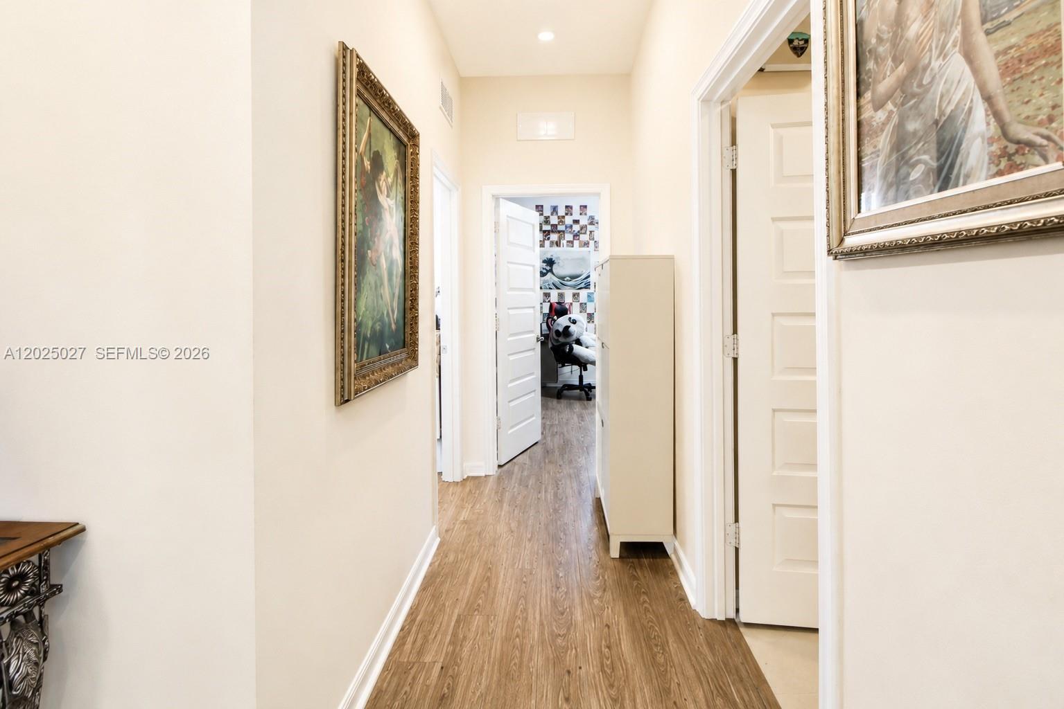 AVENTURA AISLES - Residential