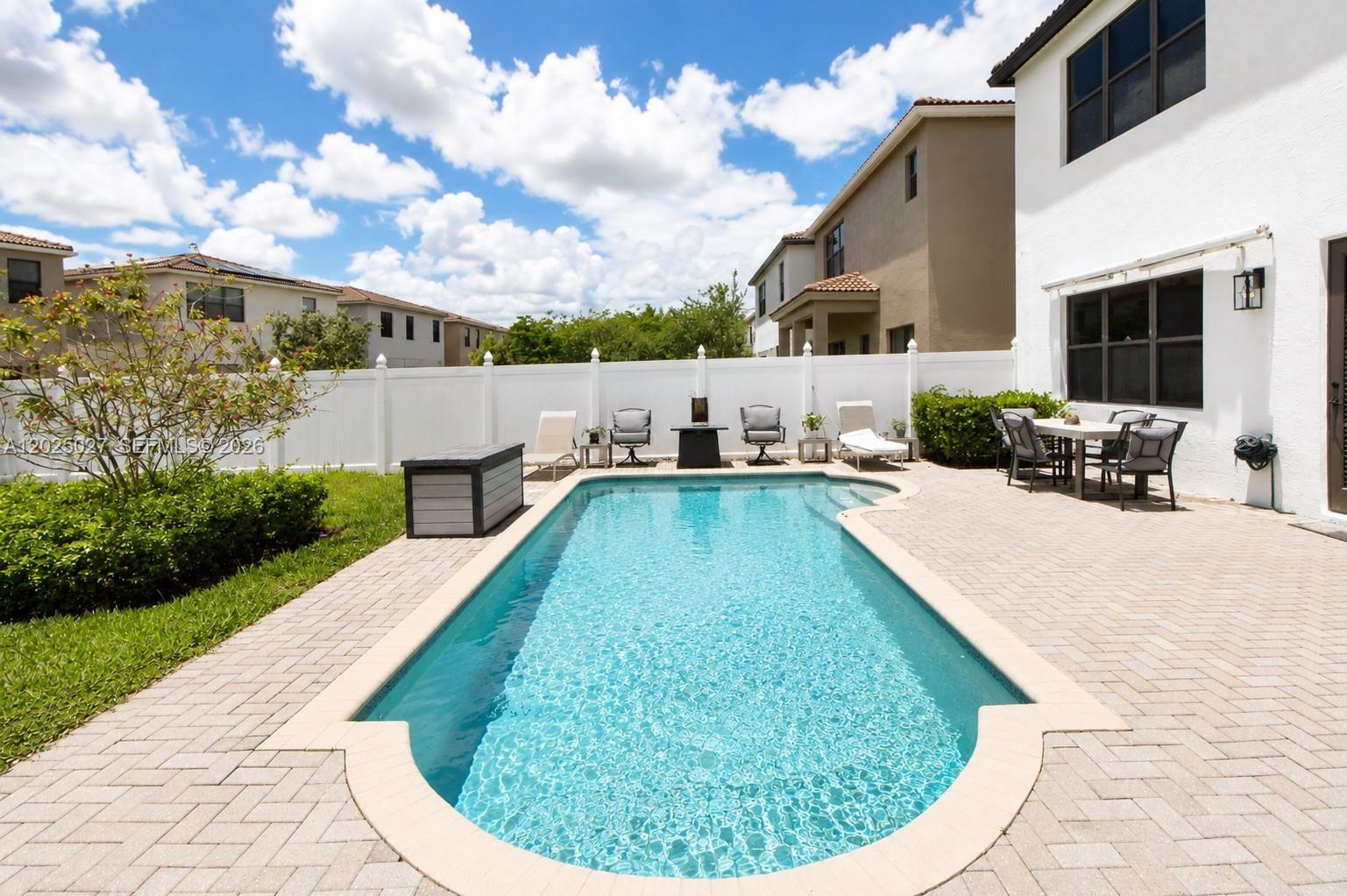 AVENTURA AISLES - Residential