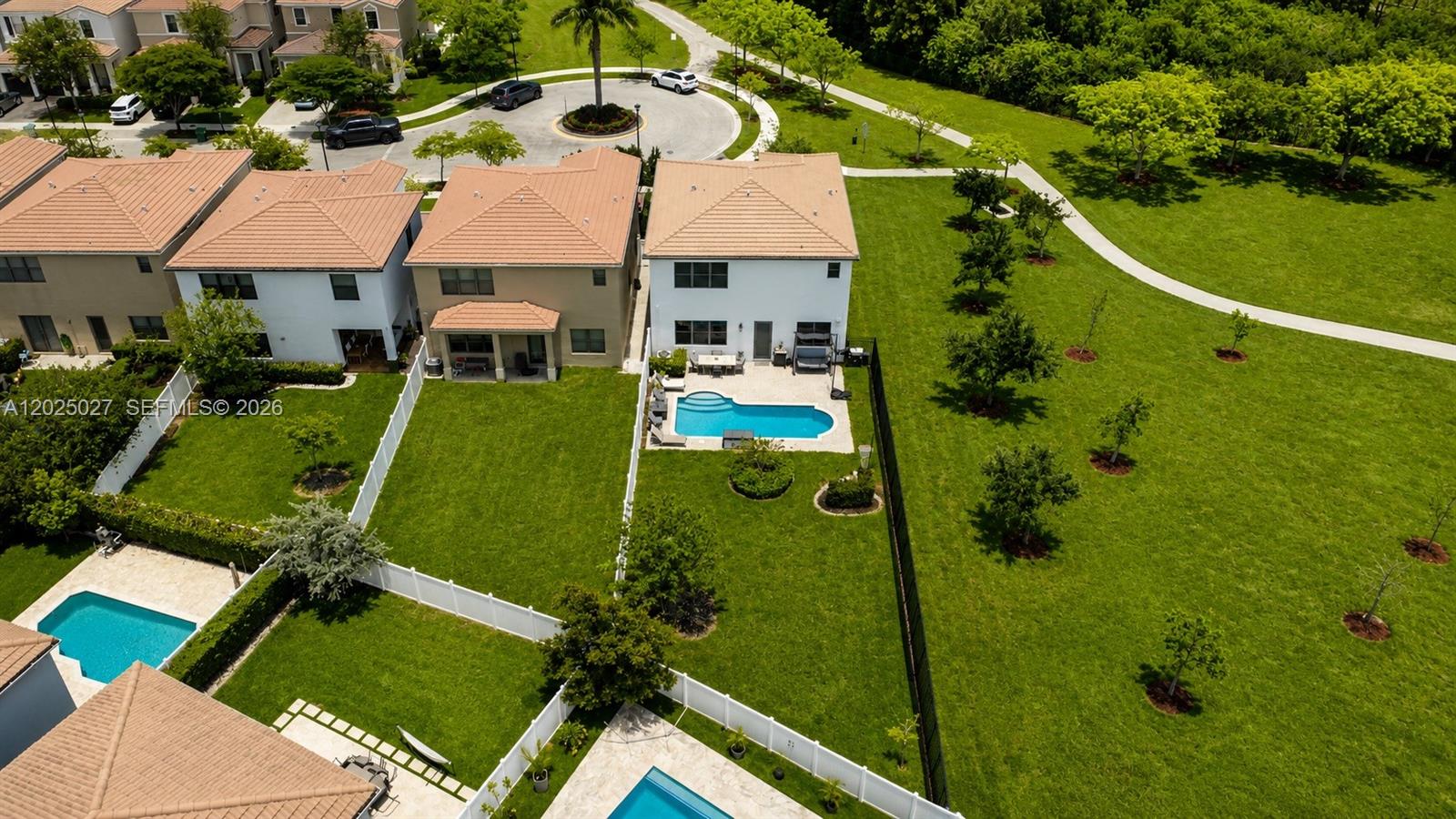 AVENTURA AISLES - Residential