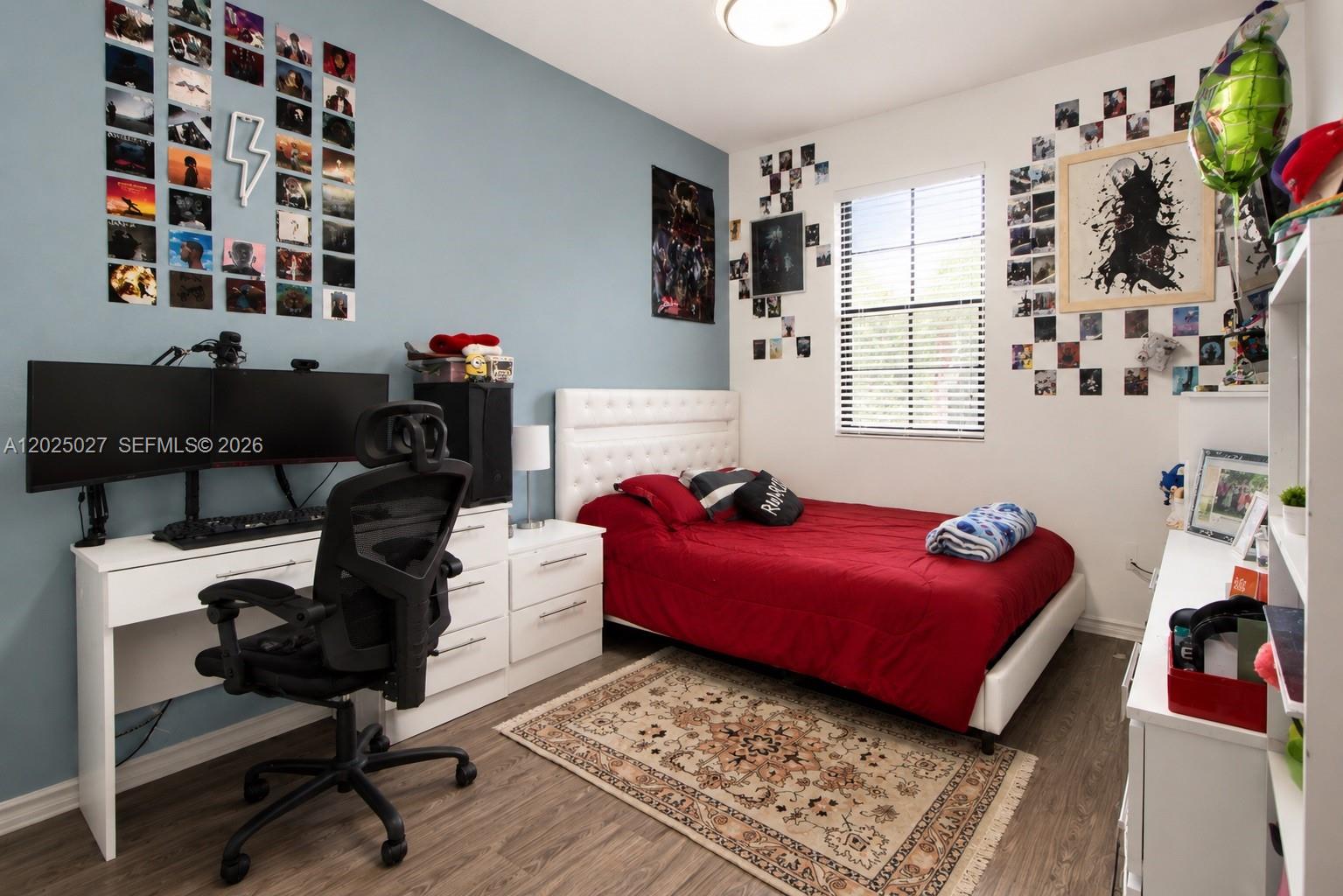 AVENTURA AISLES - Residential