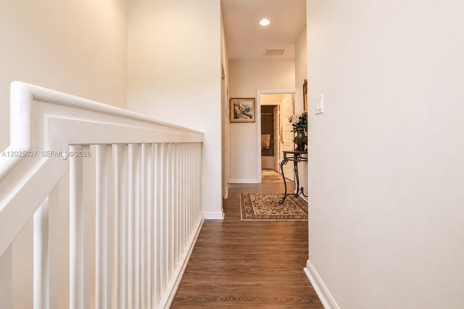 AVENTURA AISLES - Residential