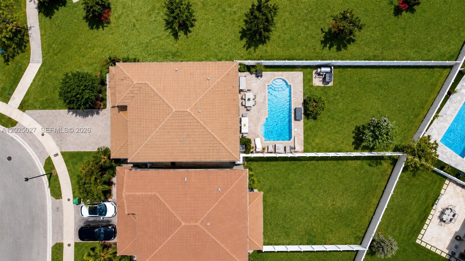 AVENTURA AISLES - Residential