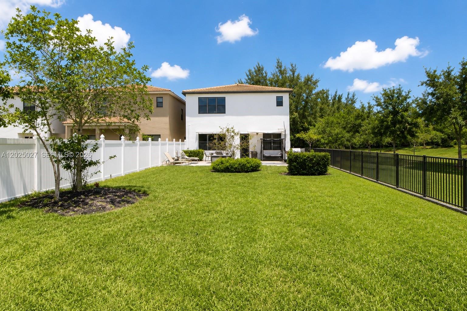 AVENTURA AISLES - Residential