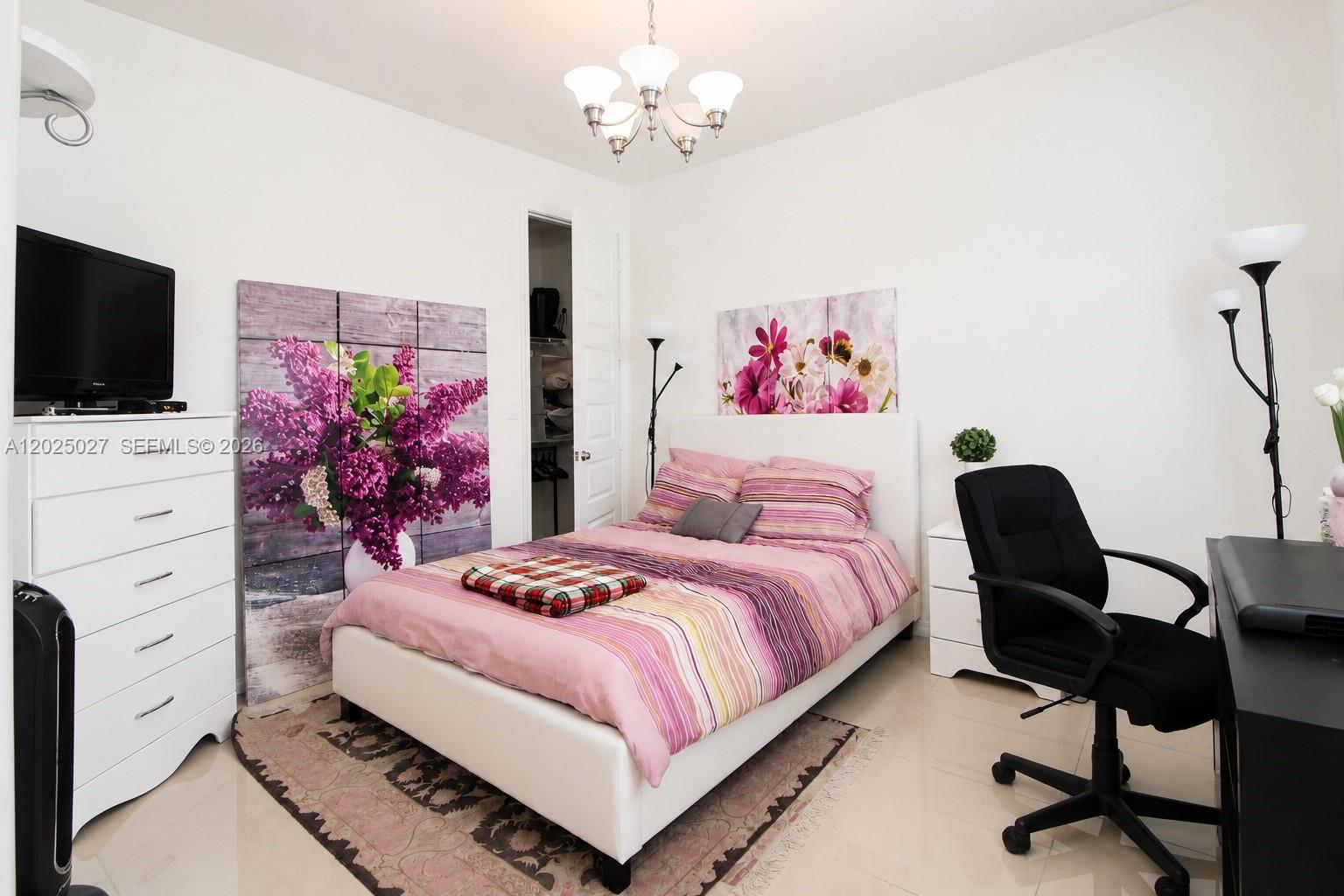 AVENTURA AISLES - Residential