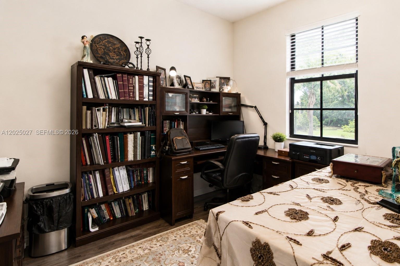 AVENTURA AISLES - Residential