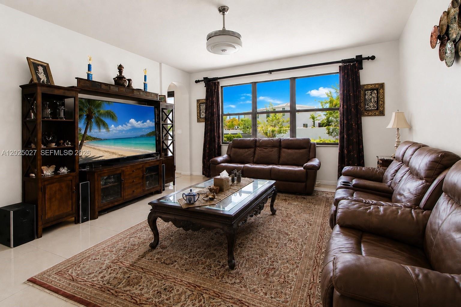 AVENTURA AISLES - Residential