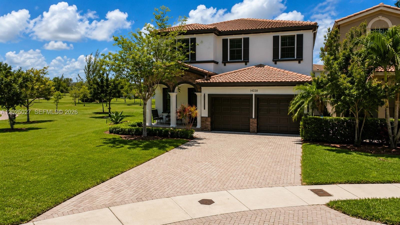 AVENTURA AISLES - Residential