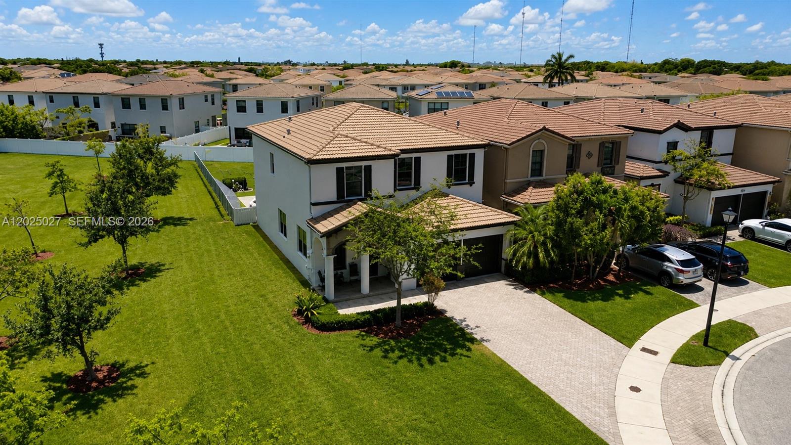 AVENTURA AISLES - Residential