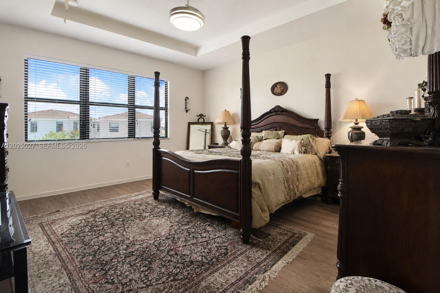 AVENTURA AISLES - Residential