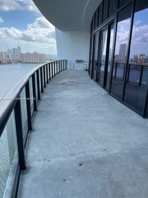 PRIVE CONDO - Residential
