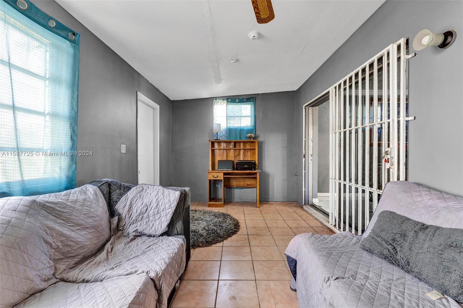RICHMOND TOWNHOUSE - Residential