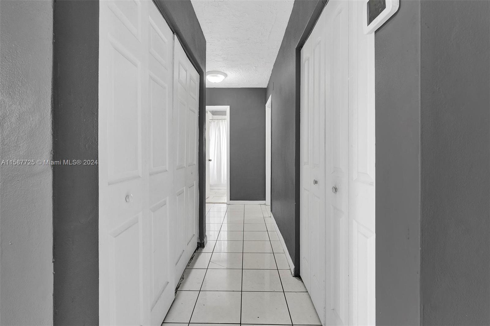 RICHMOND TOWNHOUSE - Residential