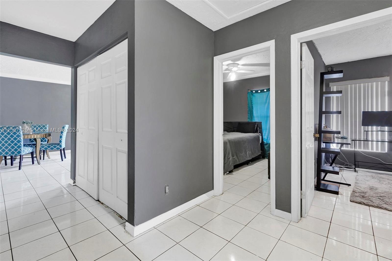 RICHMOND TOWNHOUSE - Residential