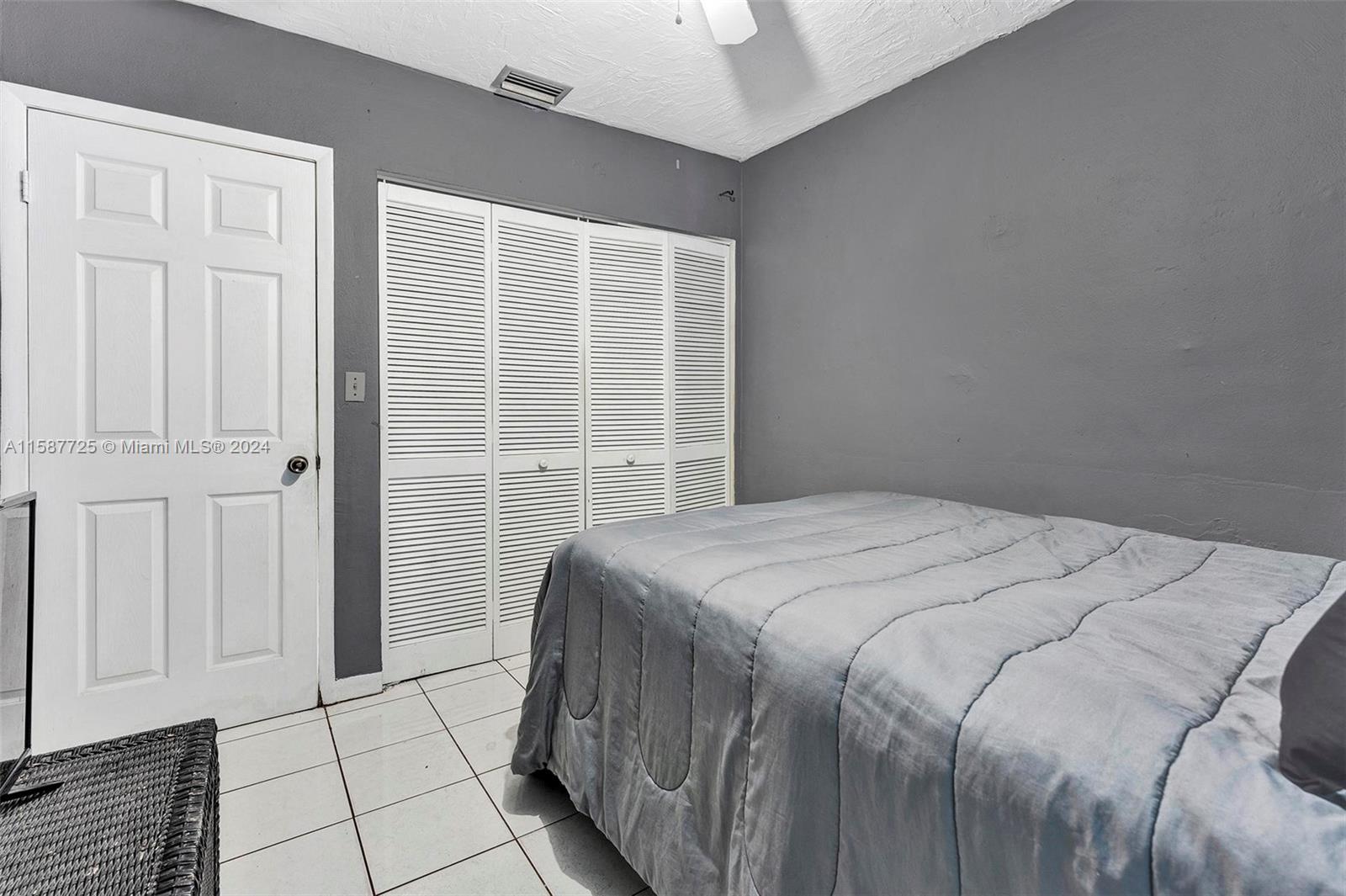 RICHMOND TOWNHOUSE - Residential