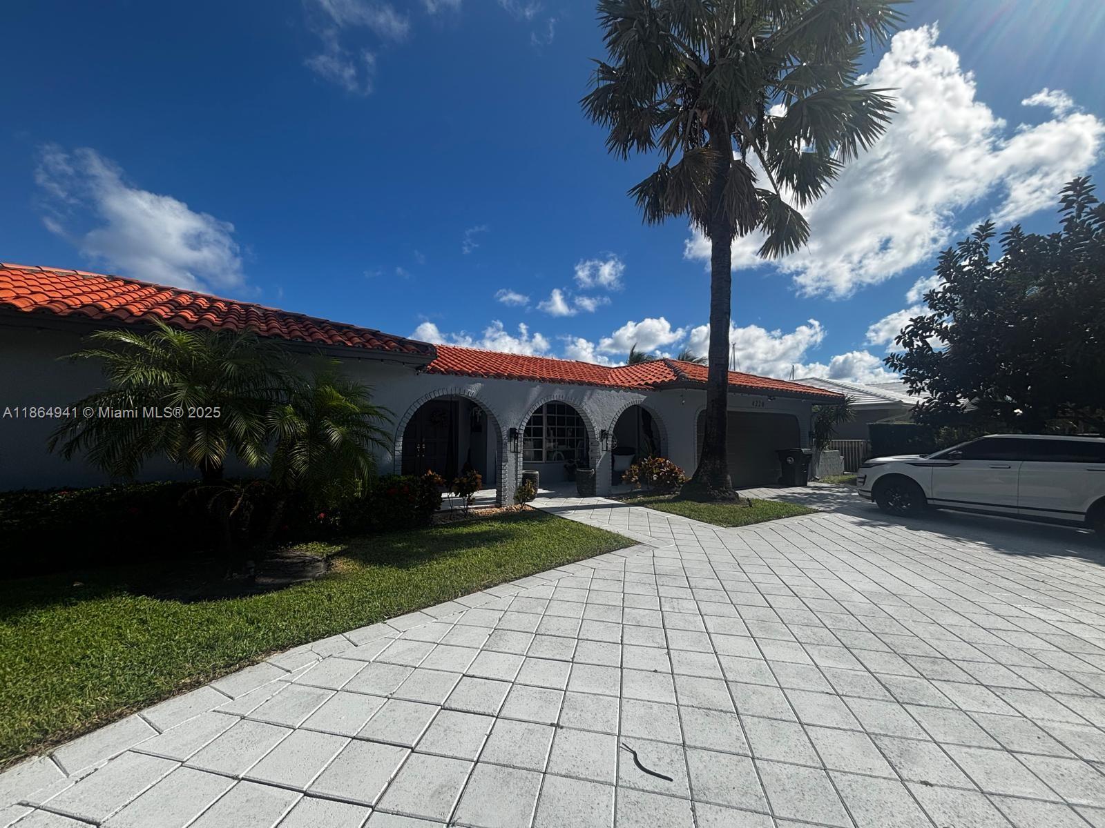 VENETIAN ISLES 3RD SEC - Residential