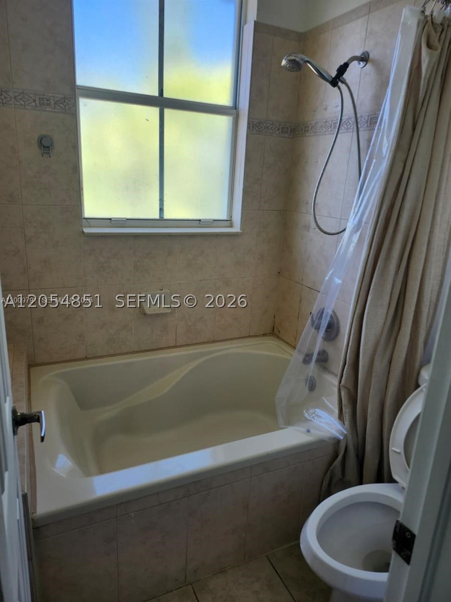 DORAL ISLES NORTH SEC TWO - Residential