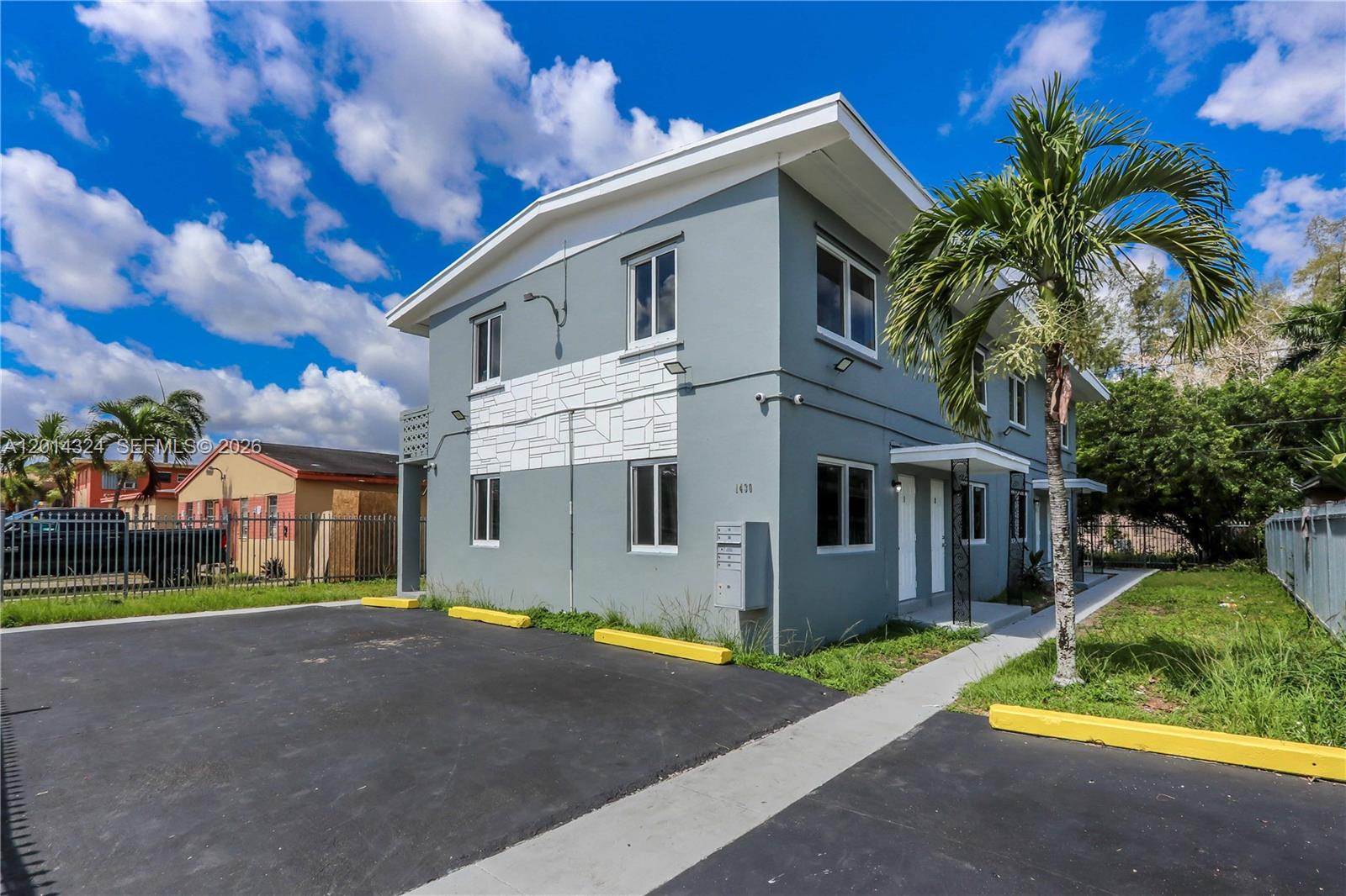 CORAL BAY MANOR - Residential Income