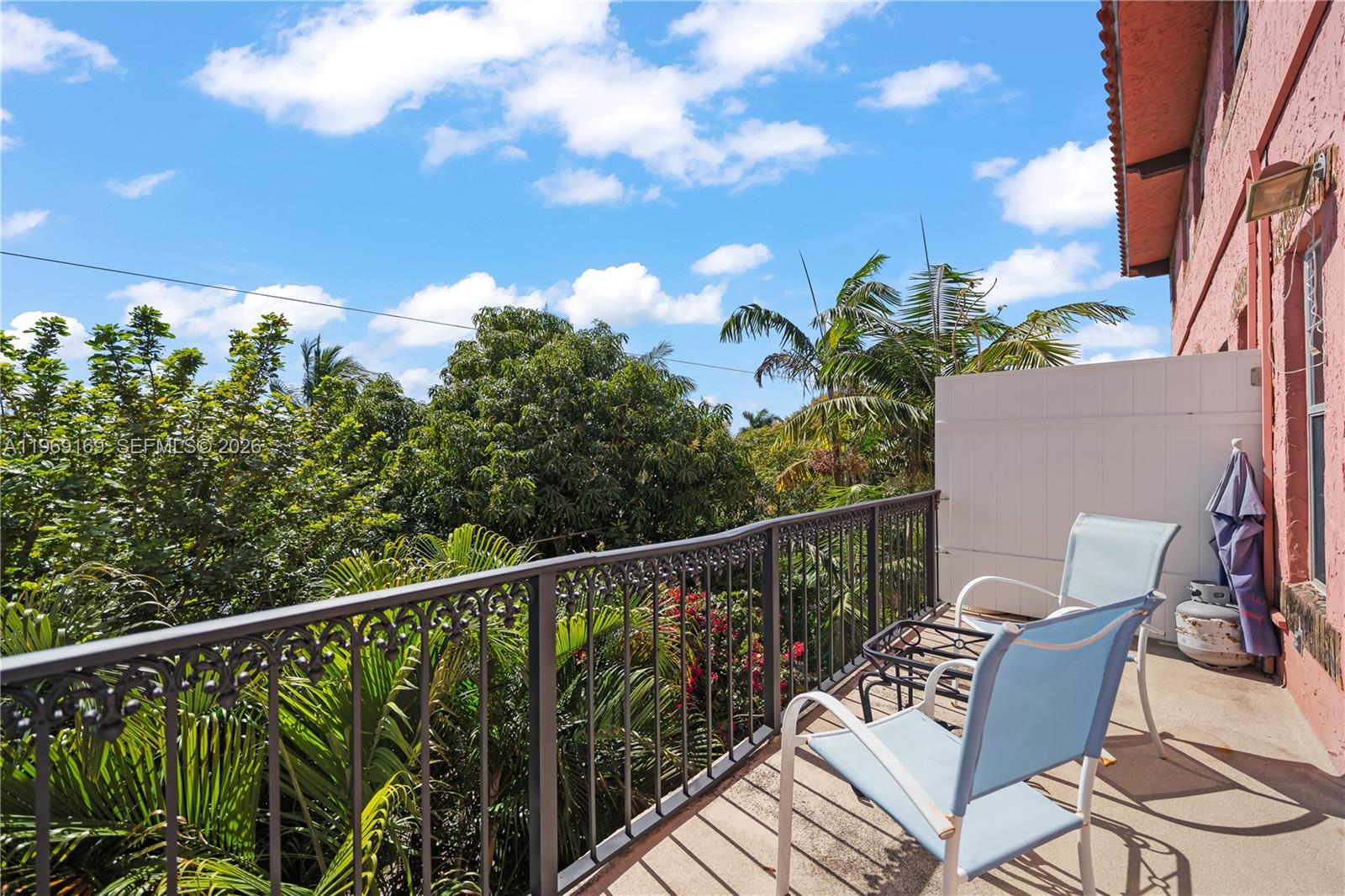 TENNIS CLUB DAVIS CONDO - Residential