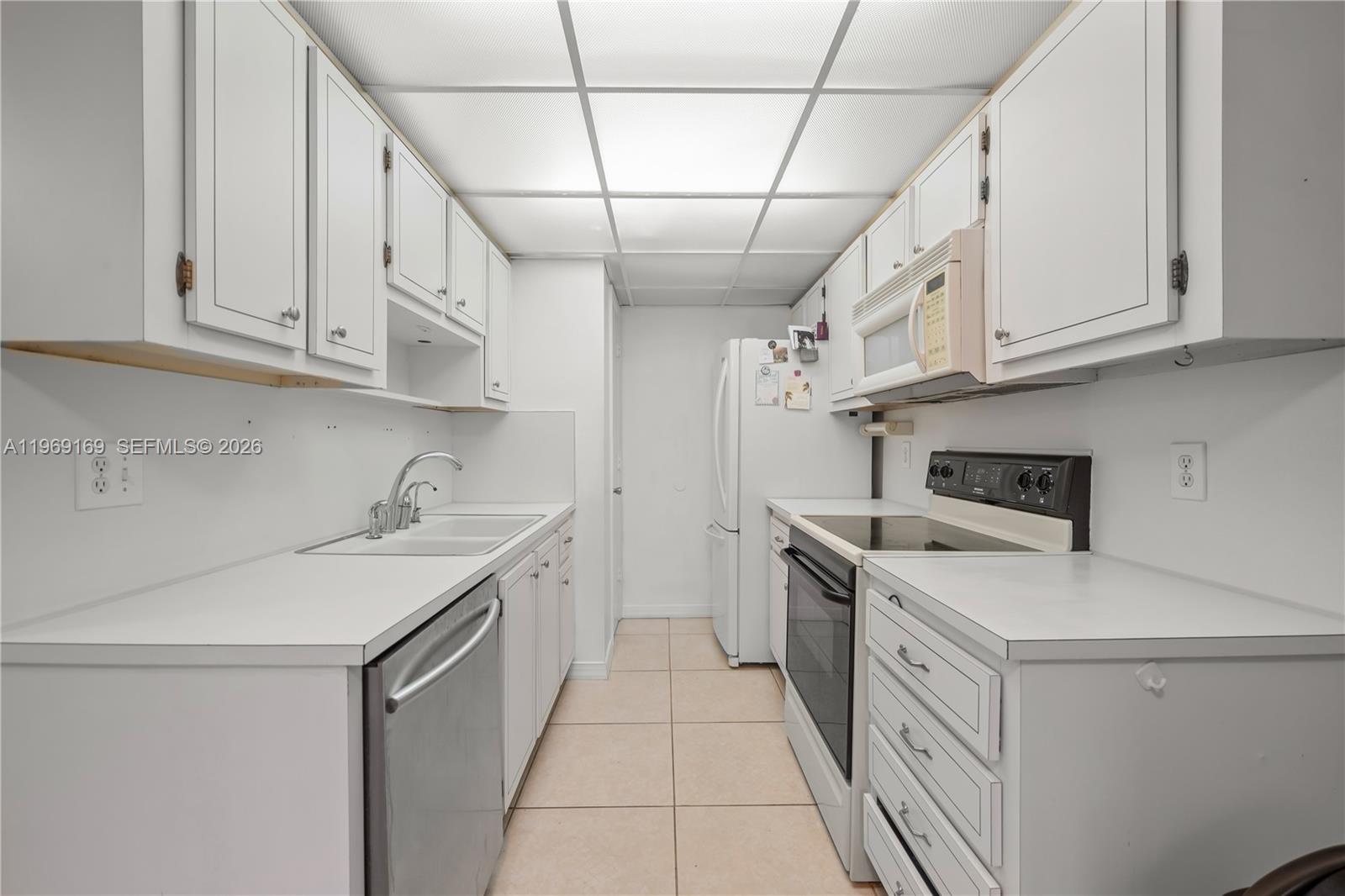 TENNIS CLUB DAVIS CONDO - Residential