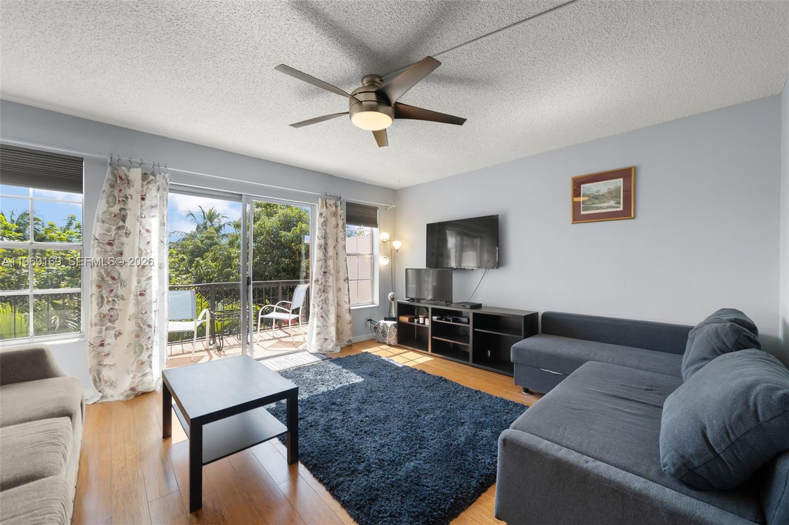 TENNIS CLUB DAVIS CONDO - Residential