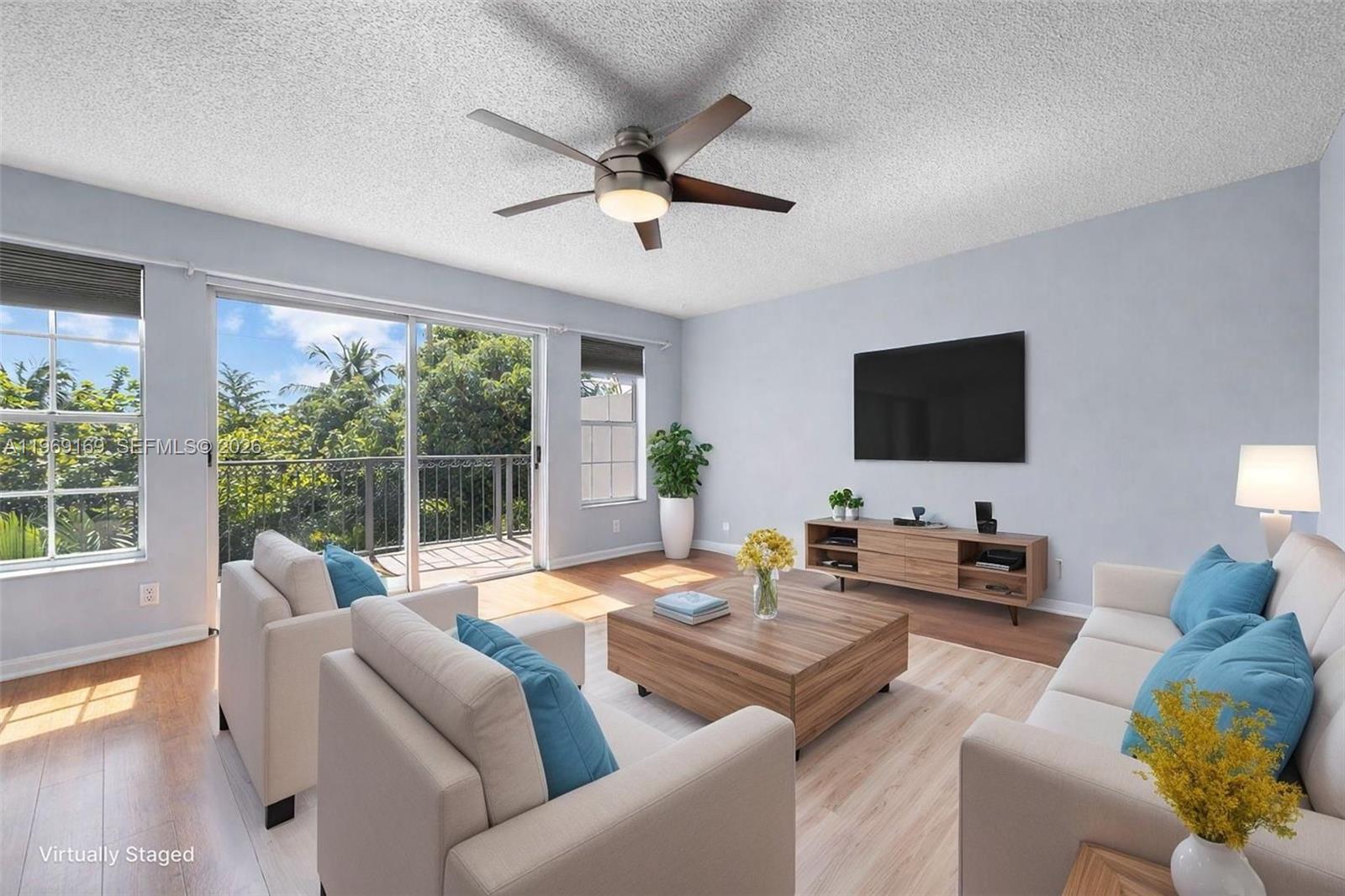 TENNIS CLUB DAVIS CONDO - Residential