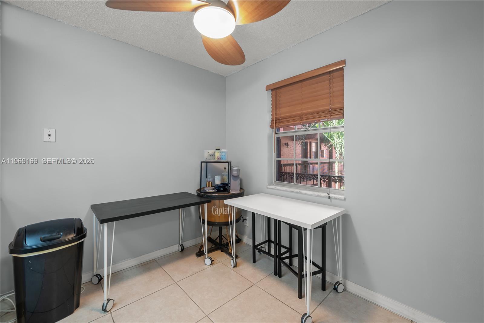 TENNIS CLUB DAVIS CONDO - Residential