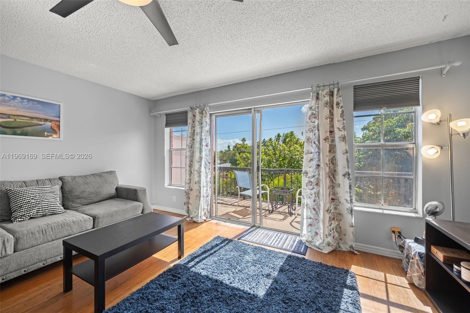 TENNIS CLUB DAVIS CONDO - Residential