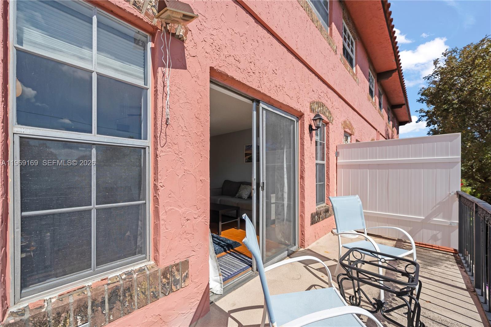TENNIS CLUB DAVIS CONDO - Residential