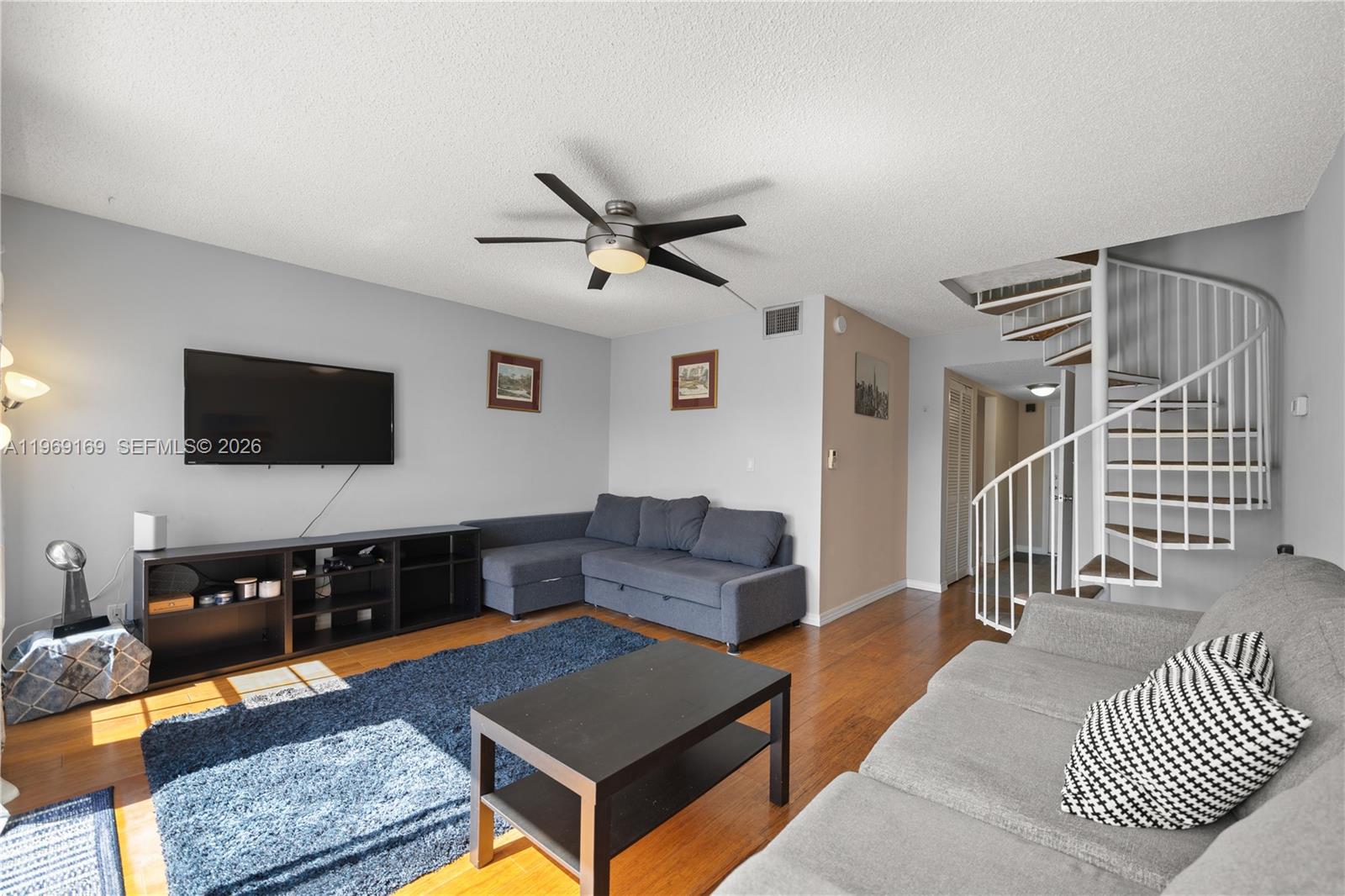 TENNIS CLUB DAVIS CONDO - Residential