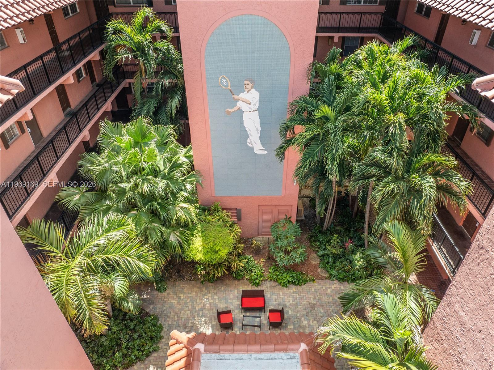 TENNIS CLUB DAVIS CONDO - Residential