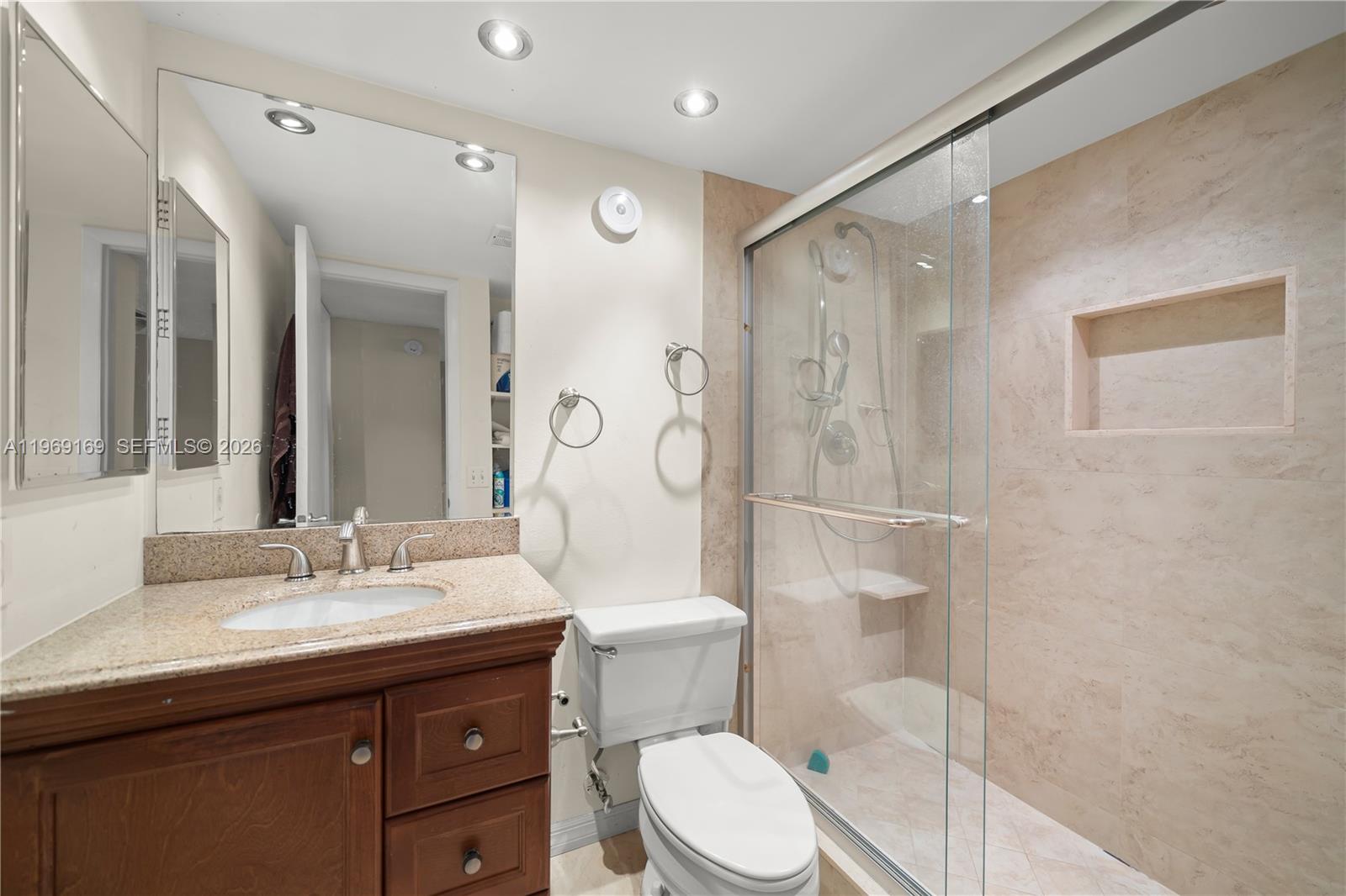 TENNIS CLUB DAVIS CONDO - Residential