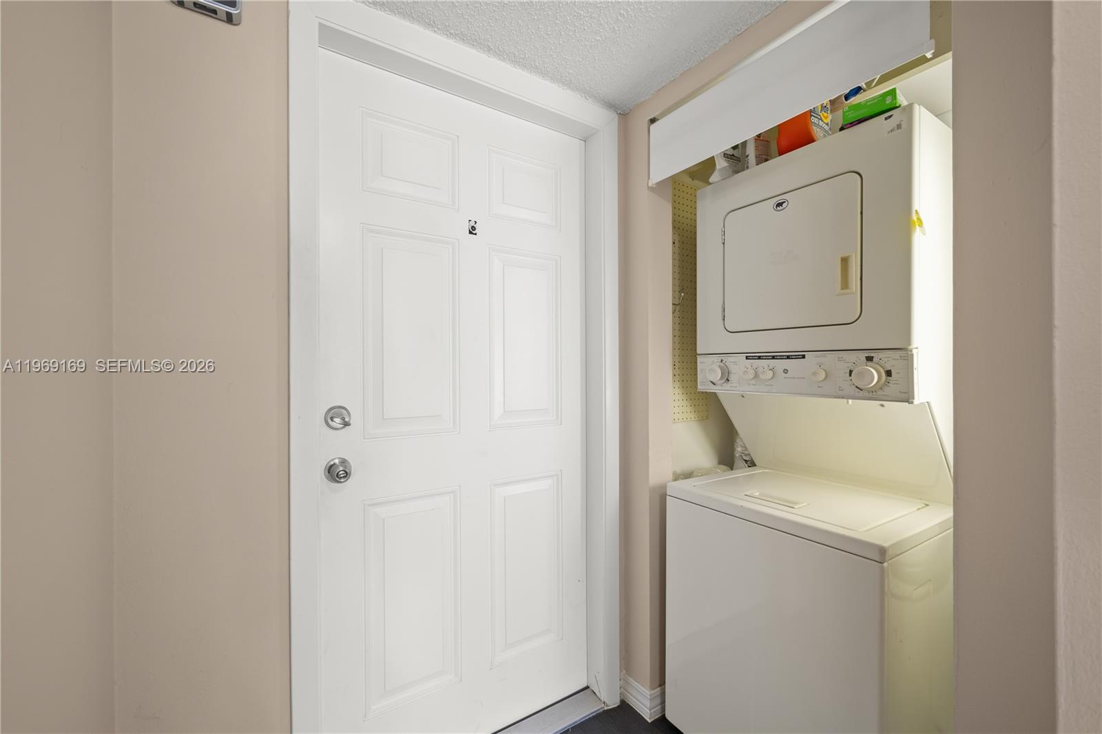 TENNIS CLUB DAVIS CONDO - Residential