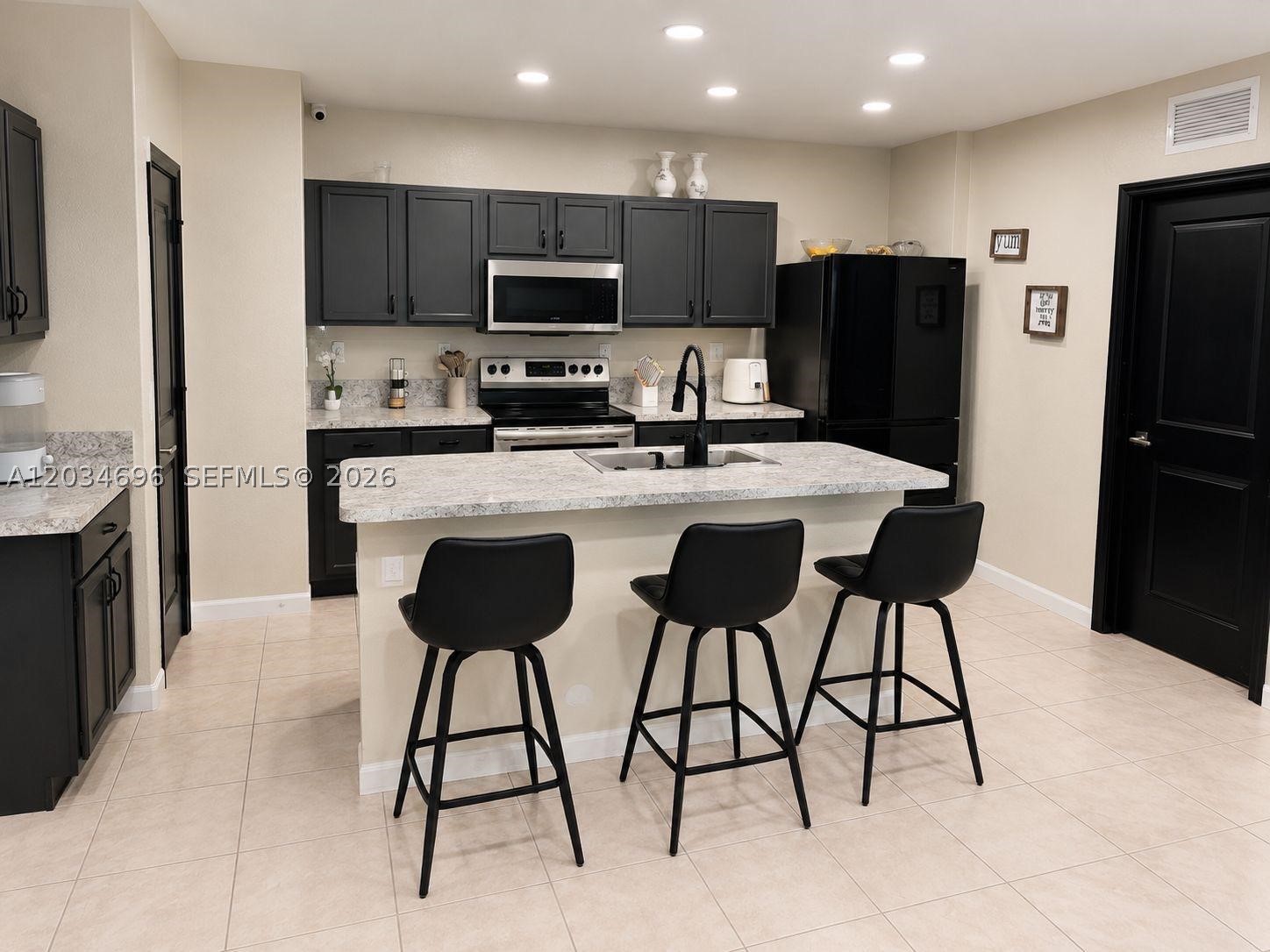 BAY GARDENS - Residential