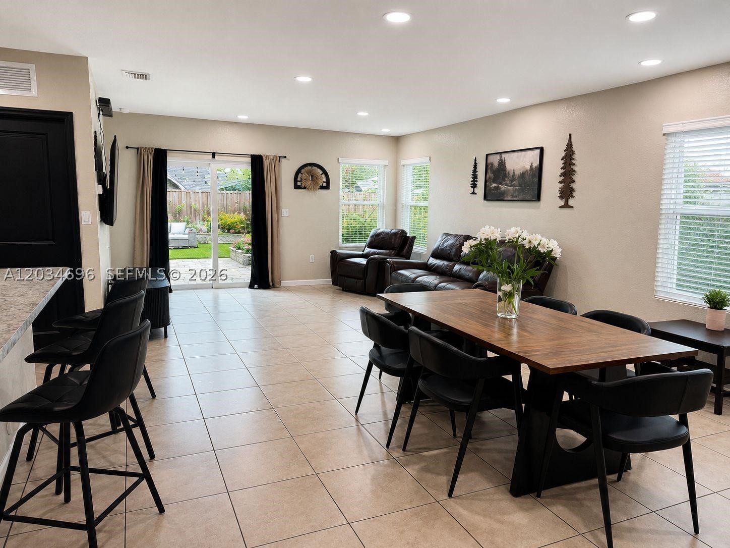 BAY GARDENS - Residential