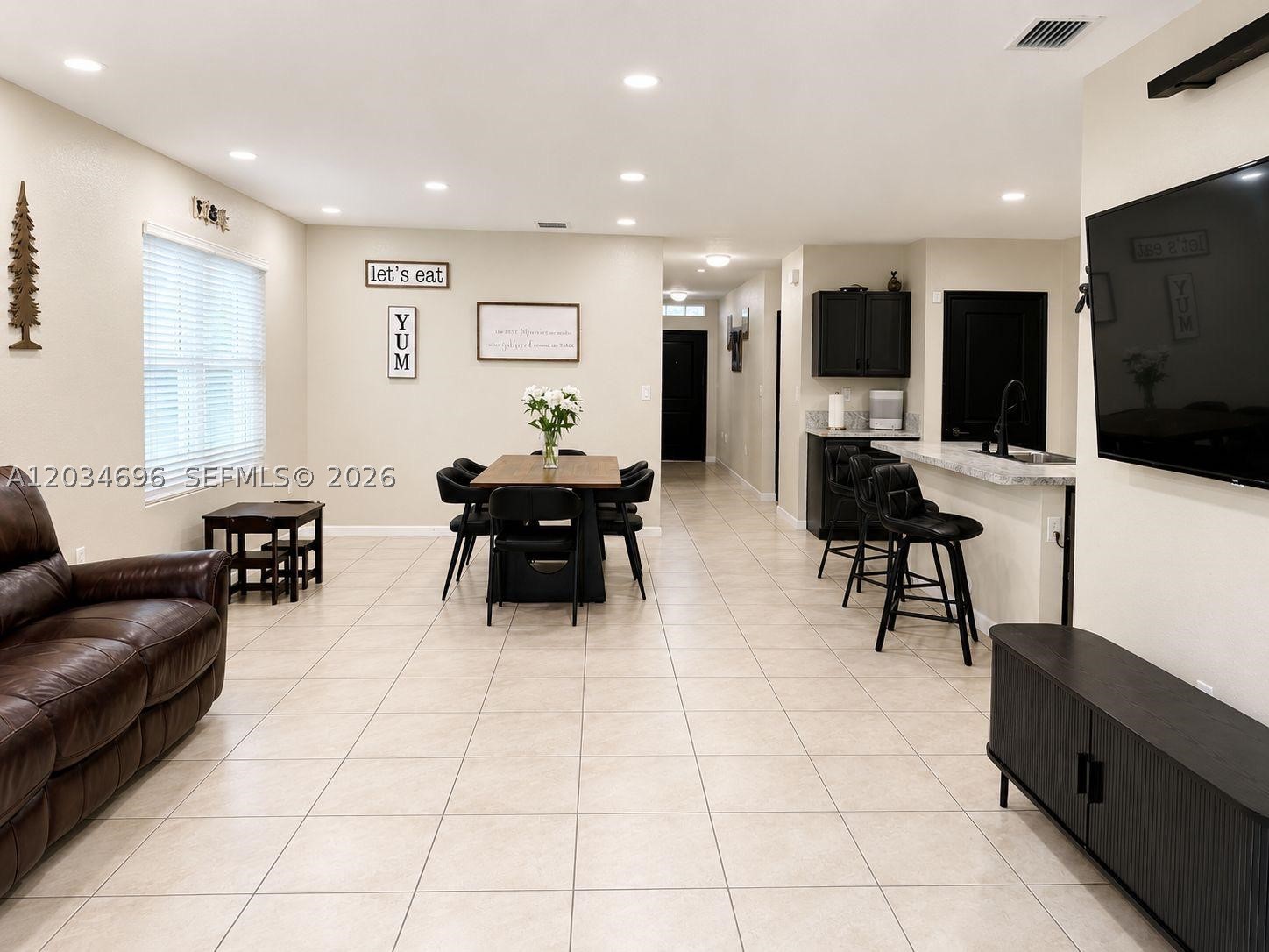BAY GARDENS - Residential