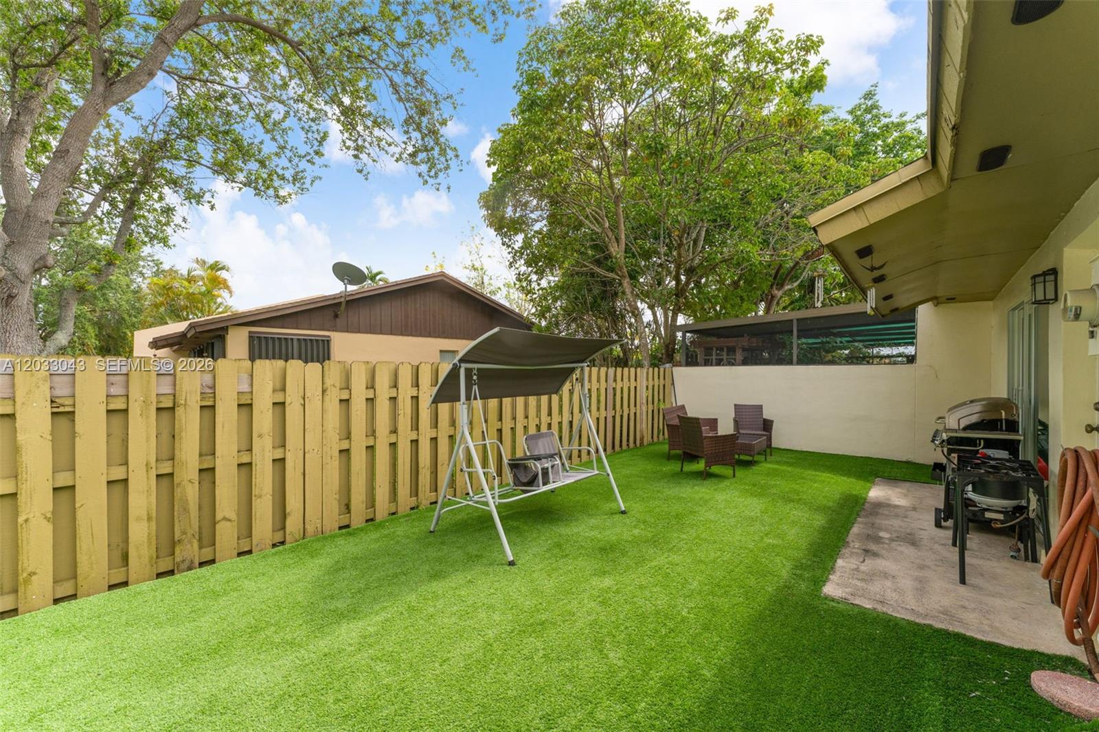 DEVON-AIRE VILLAS SEC 6 - Residential