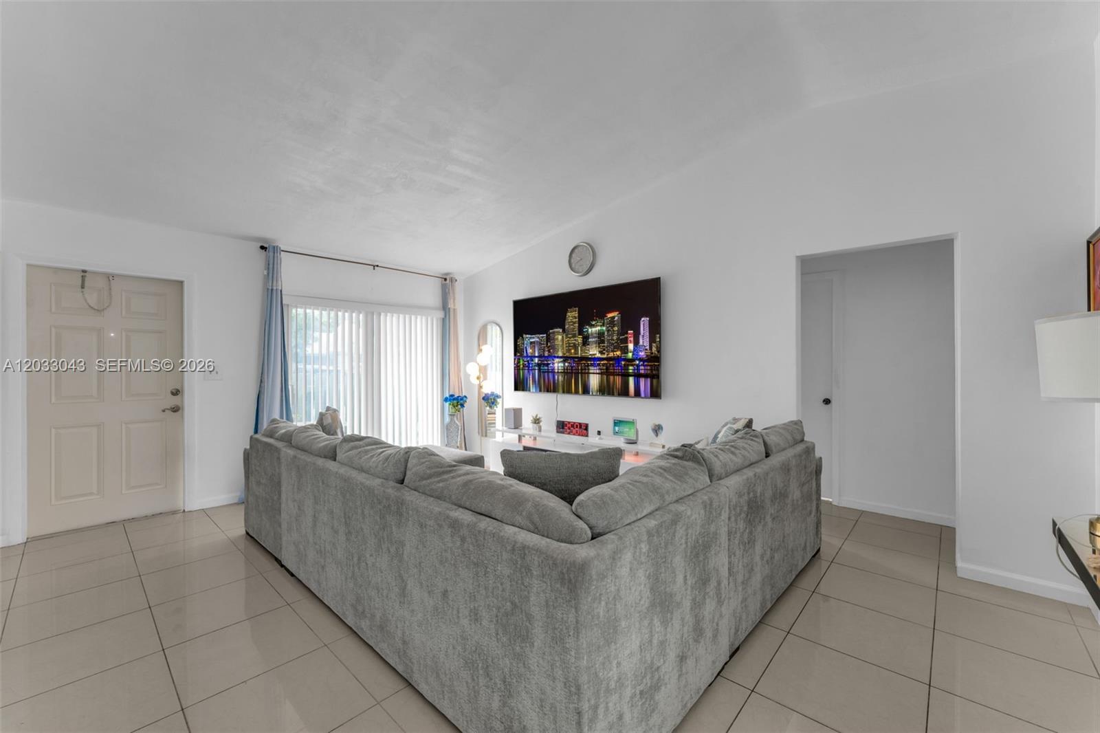 DEVON-AIRE VILLAS SEC 6 - Residential