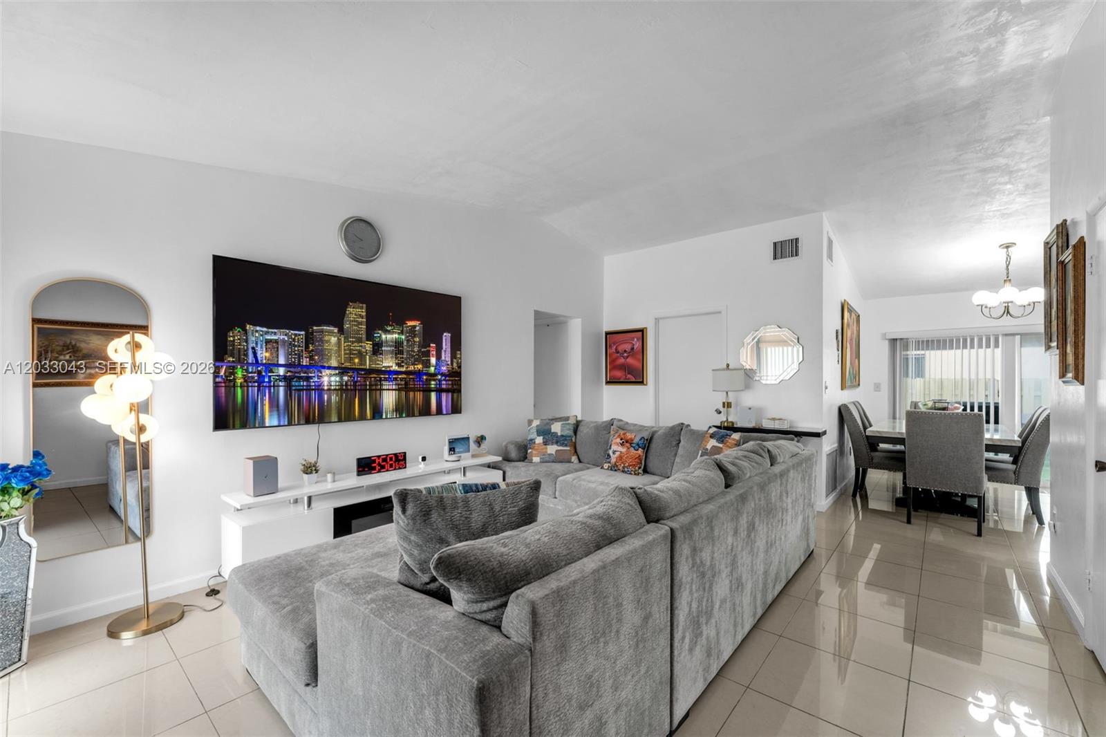 DEVON-AIRE VILLAS SEC 6 - Residential
